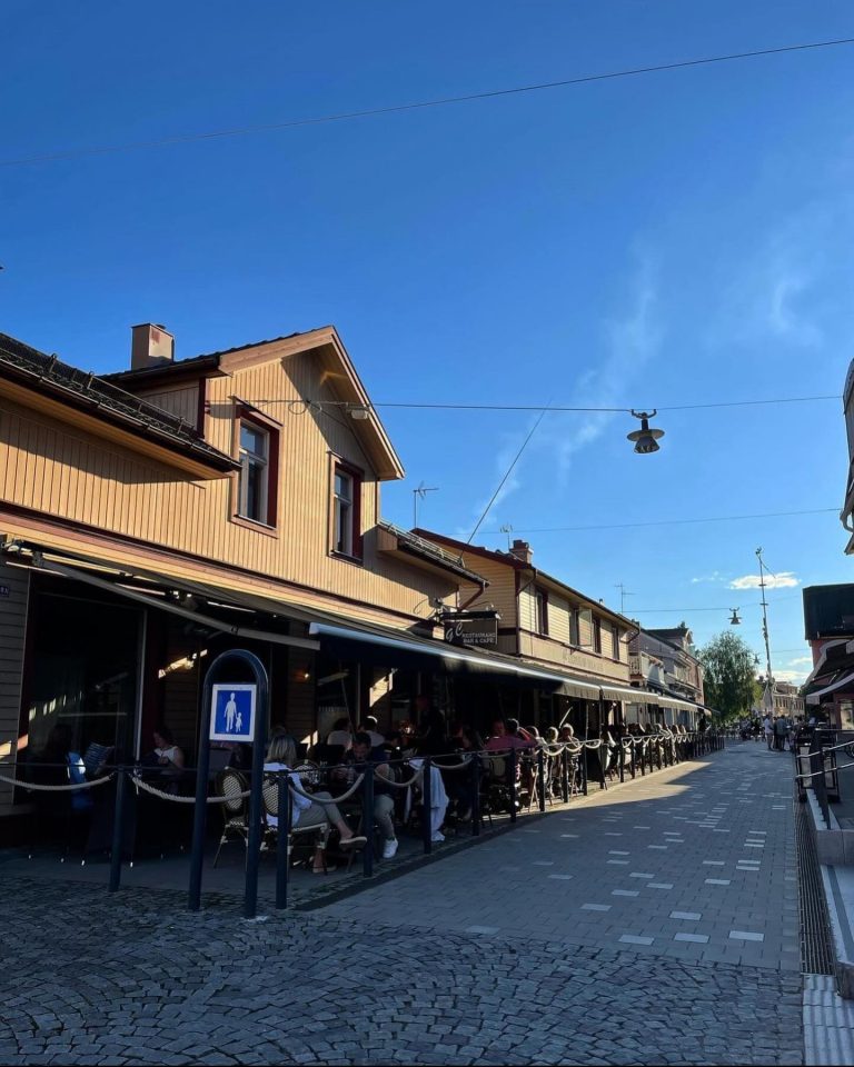 Instagram post from gardscafeet. This post is in position 1.